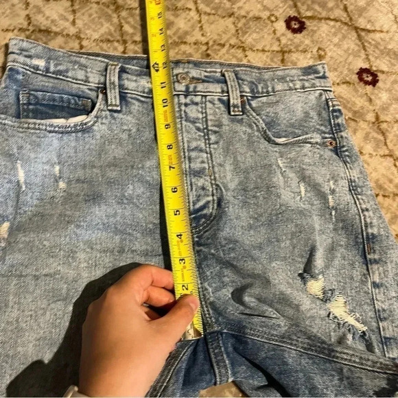 OLD NAVY Sky-Hi Short 6 Extra High Rise Button Fly Medium Distressed Cutoffs - Picture 10 of 11